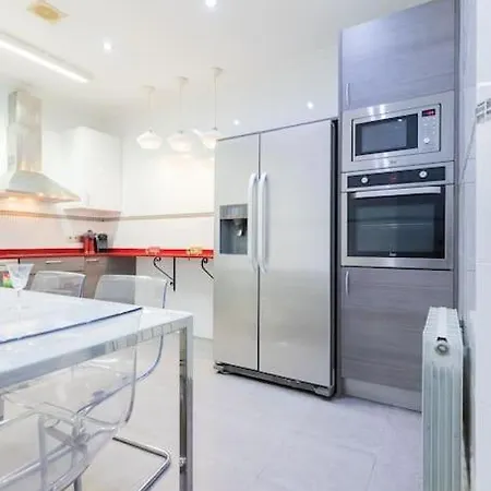 Indautxu Flat Next Stop * Bilbau